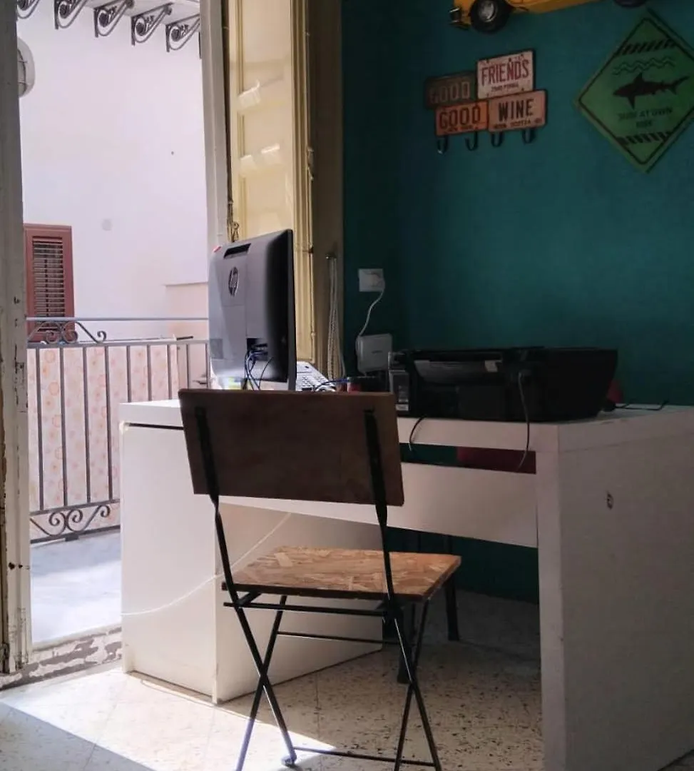 Sunshine Hostel パレルモ イタリア